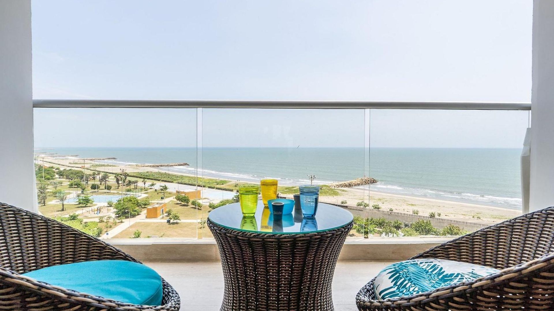 Cb910 | Frente Al Mar Diseño Moderno Balcon